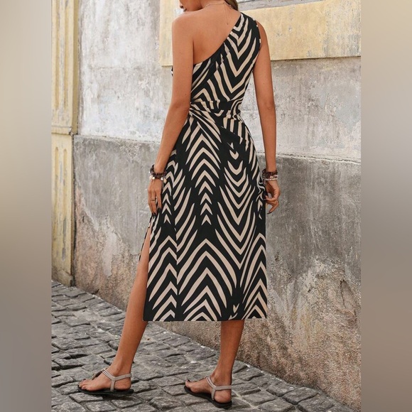 NEW One Shoulder Cut Out Peephole Slit Dress - Picture 5 of 7